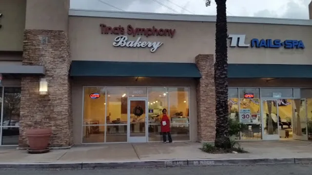Tina's Symphony Bakery