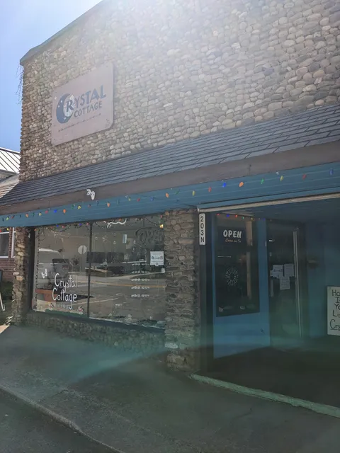 The Crystal Cottage Rocks & Beads