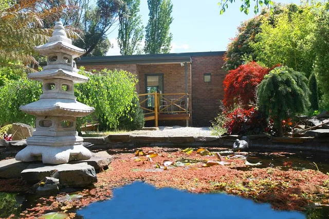 The Shingles Riverside Cottages