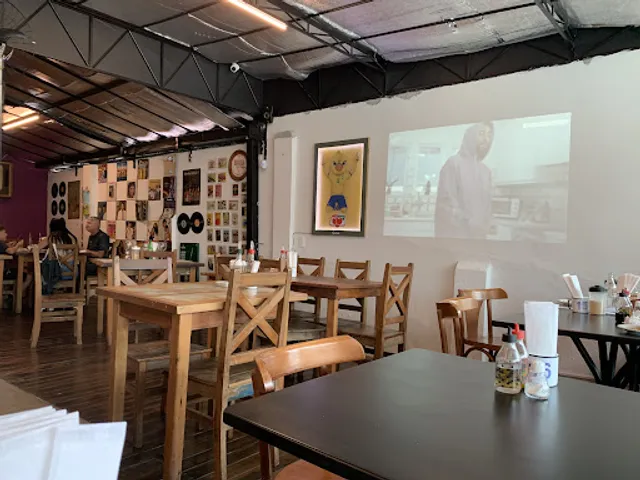 Jurassic Bar e Restaurante - O Roxo da Silva