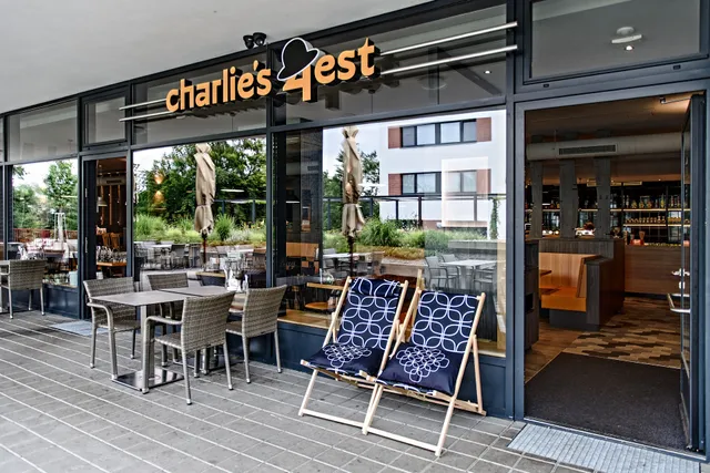 Charlie's 4est