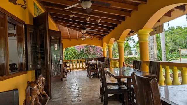 Bahay Fiesta Restaurant & Bar