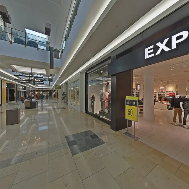 The Shops at Willow Bend