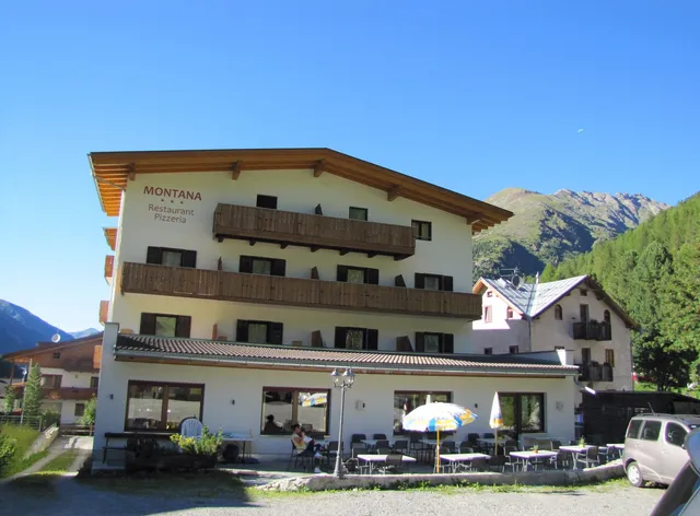 HOTEL MONTANA & RESIDENCE FIRN