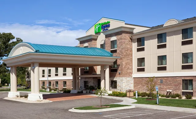 Holiday Inn Express & Suites Madison - Verona, an IHG Hotel