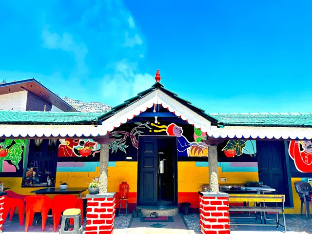 Rave Raja Co-Working Hostel