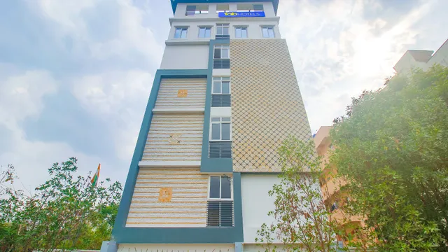 FabHotel Corner Courtyard - Hotel in Kondapur, Hyderabad