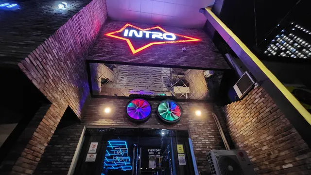 INTRO LOUNGE BAR & RESTAURANT