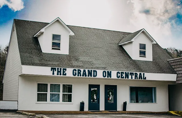 The Grand on Central