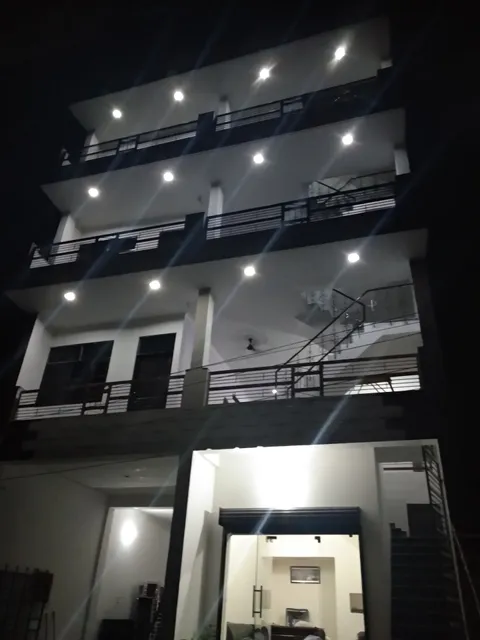 SPOT ON 66570 Dhiman Residency