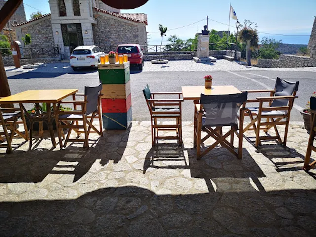 To Koinotikon Restaurant