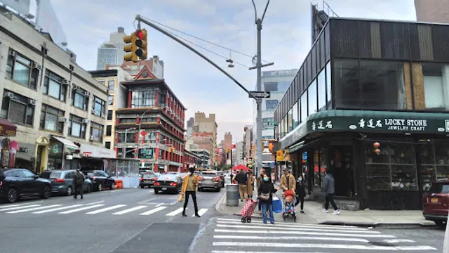 Lucky Stone Feng Shui Jade Crystal Craft 幸運石風水店