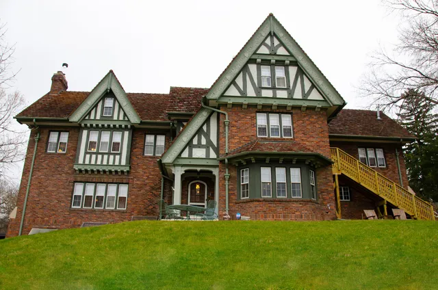 The Butler House On Grand