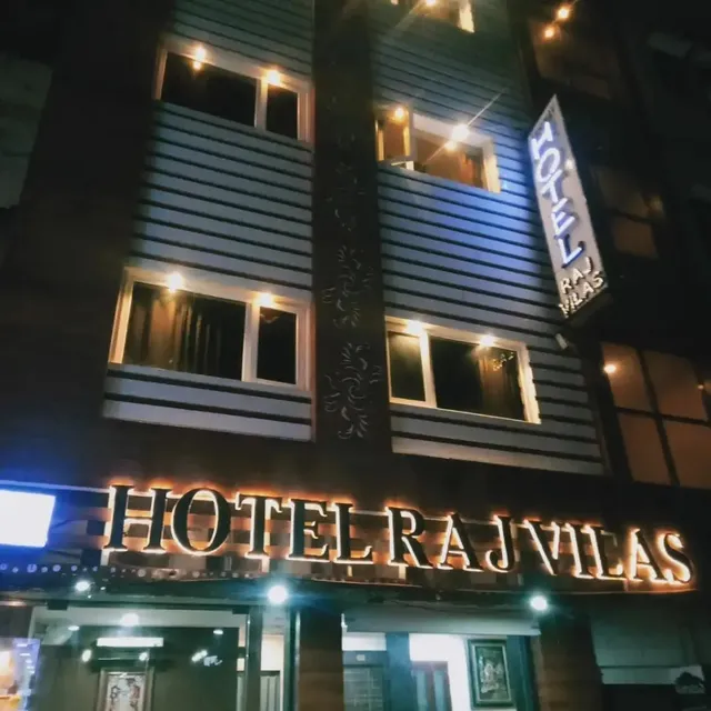 Hotel Raj Vilas