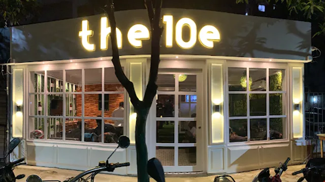 The 10e cafe