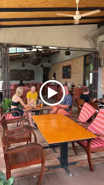 Living Room Cafe & Restaurant