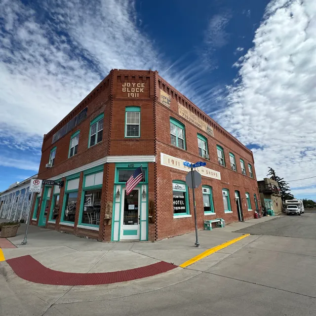 1911 Steam train Hotel