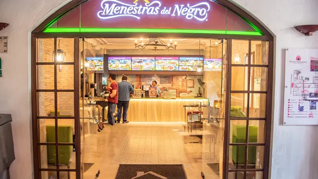 Menestras del Negro - Palacio Arzobispal