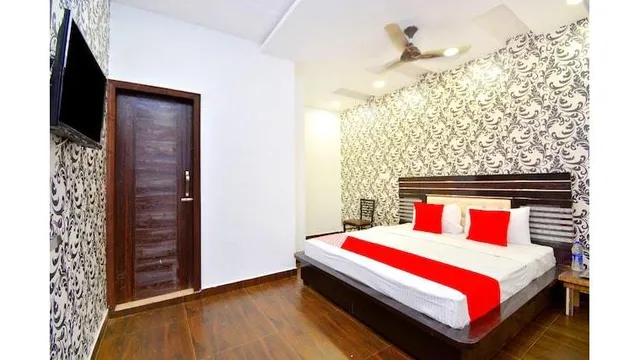 OYO 41016 Hotel Celebration Inn