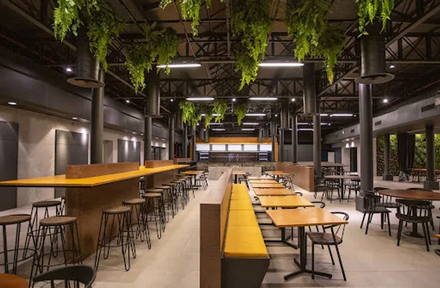 Cubo Cia Cervejeira - Bar do Mercado Paralelo