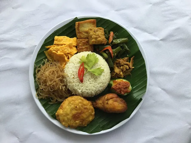 Nasi Kuning Nasi Uduk Dapur Mas E