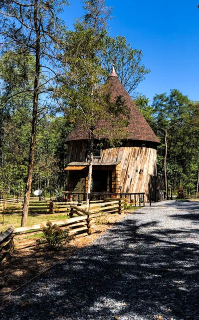 Hobbit House Shenandoah VA