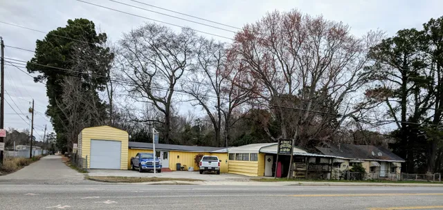 Altman's Upholstery & Fabrics