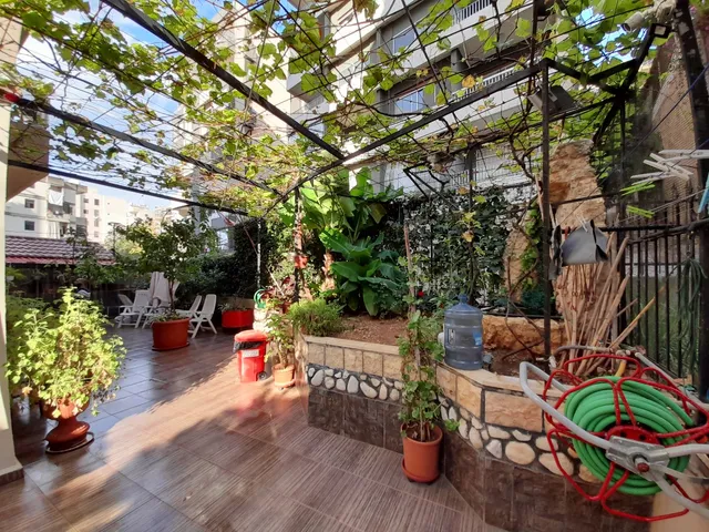 Garden Master Bedrooms Residence