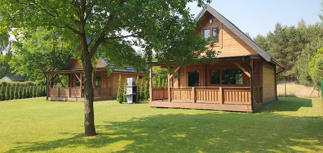 Domki z bala przy plaży Orle