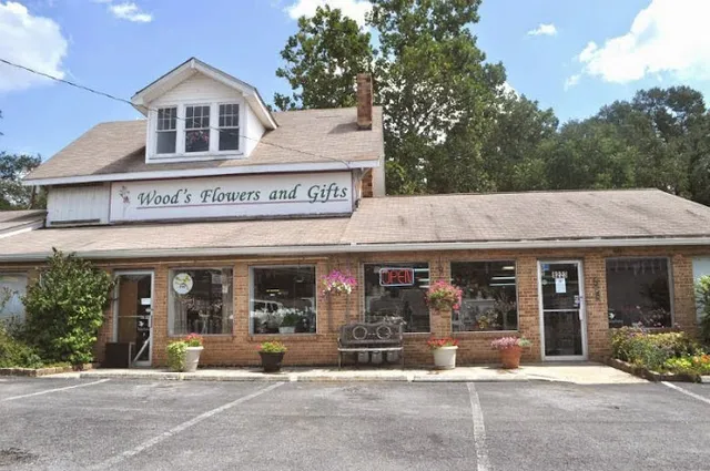 Wood's Flowers and Gifts