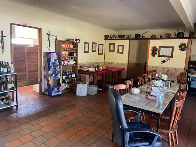 Colo Heights Service Station Restaurant and Cafe