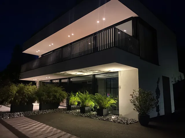 ORANGE LOUNGE exklusive Ferienapartments mit Seeblick und Whirlpool am Attersee!