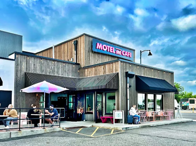 The Farmer's Daughters Cafe