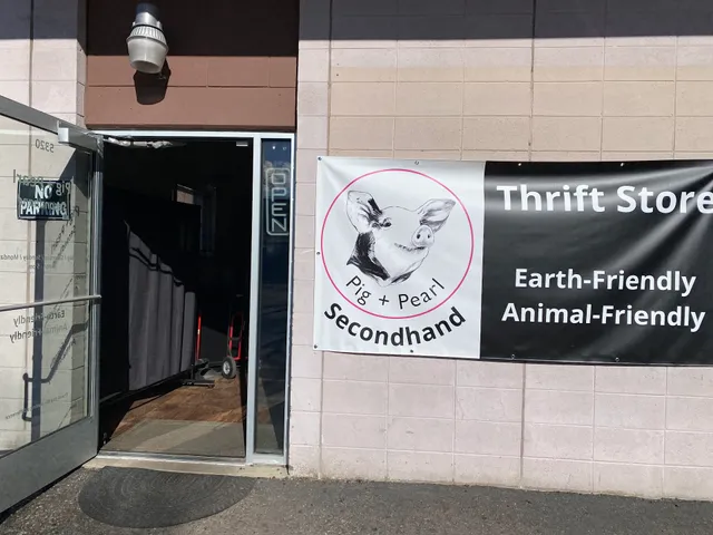 Pig + Pearl Secondhand