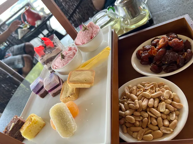 Shanding Lakeview Tea Bar