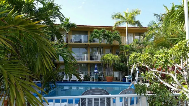 Ocean Mile Hotel & Suites