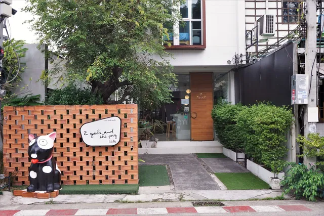 Two Gals and the Pig Boutique Hostel