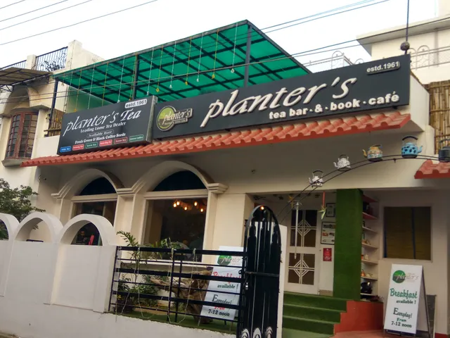 Planter's Tea Bar & Book Cafe