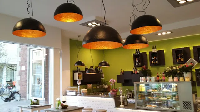 Bella Vita Caffè & Vinoteca-Weinbar