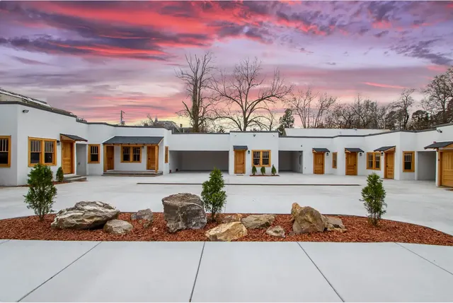 Cove Tourist Court - Soul Str