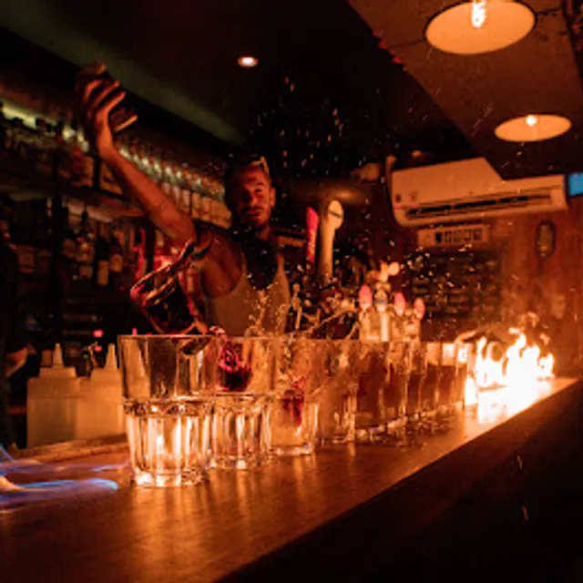 WANTED JACK SALOON - Cocktails, Bières, Shooters, Burgers & Tapas