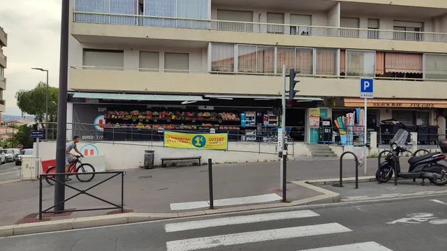 Utile Antibes Wilson