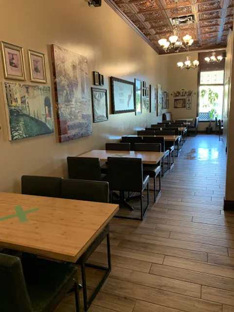 La Cucina Cafe Pizzeria and Spaghetti House