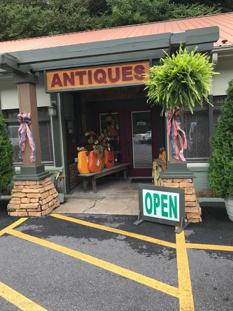 The Gap Deli at the Parkway