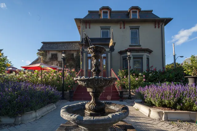 Russell Manor Bed & Breakfast