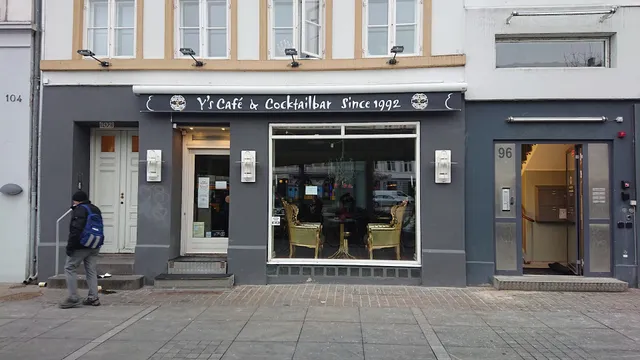 Y's Café and cocktail