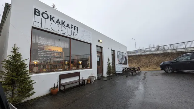 Bókakaffi Hlöðum
