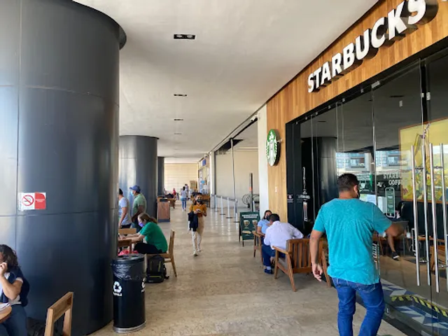 Starbucks Punto La Victoria