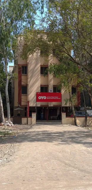 OYO 48139 United Star Hotel Balewadi High Street