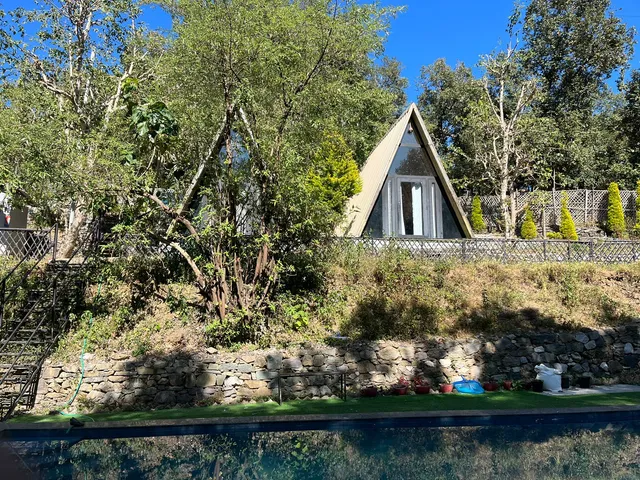 Arahnyam (pool side cafe & resort)